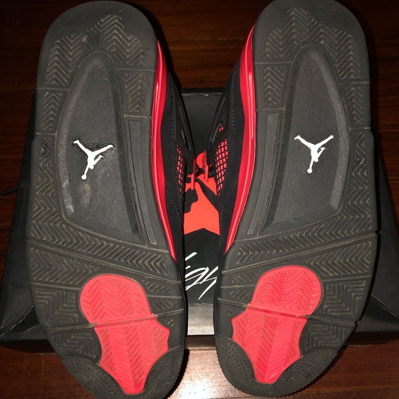 Jordan 4 red thunders